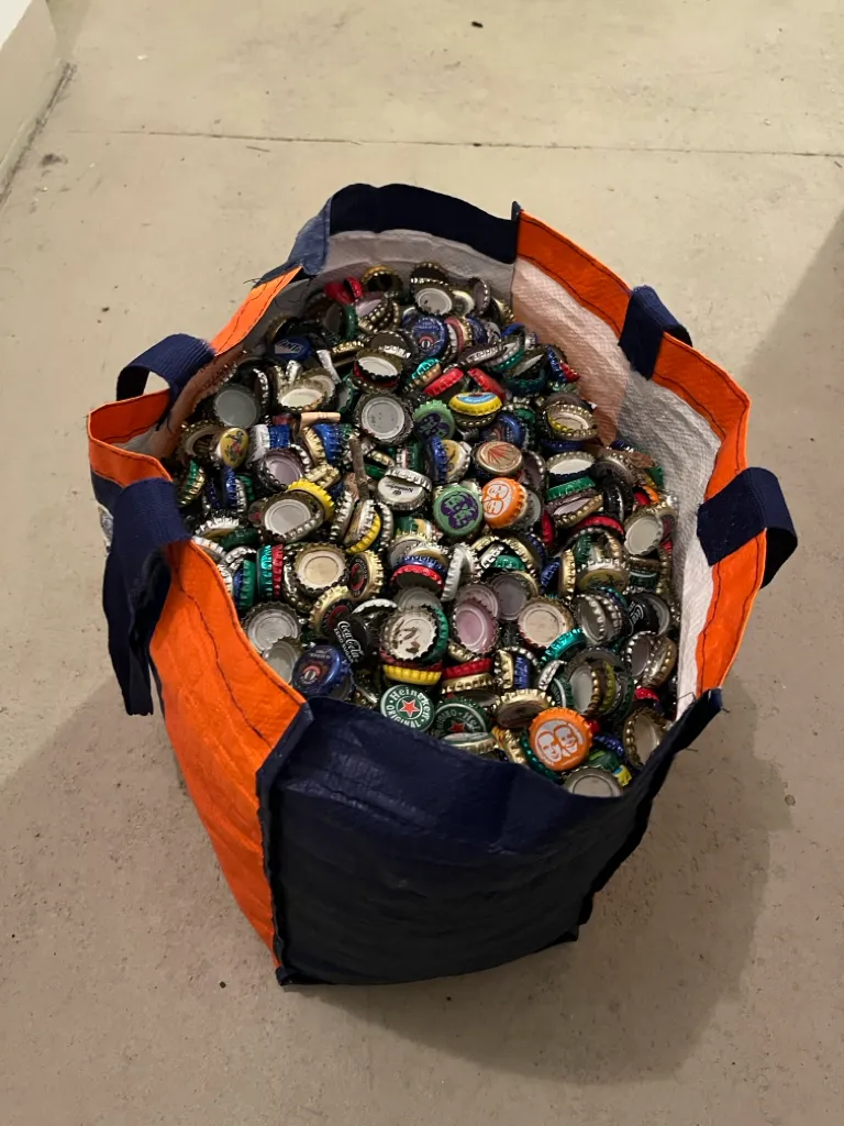 10 kg Kronkorken fürs Rathaus-Fegen zu vermieten!