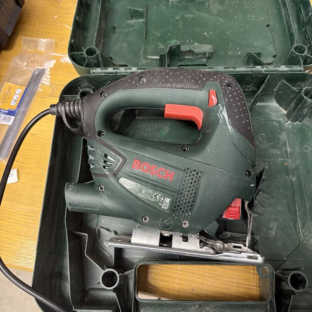 Bosch Stichsäge PST mit 'Low Vibration' Funktion