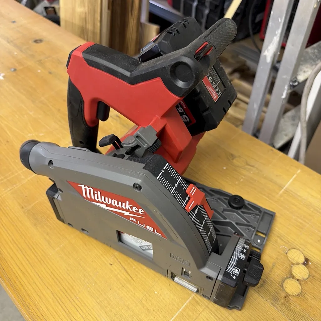 Milwaukee M18 FUEL Akku Tauchsäge mit Akku