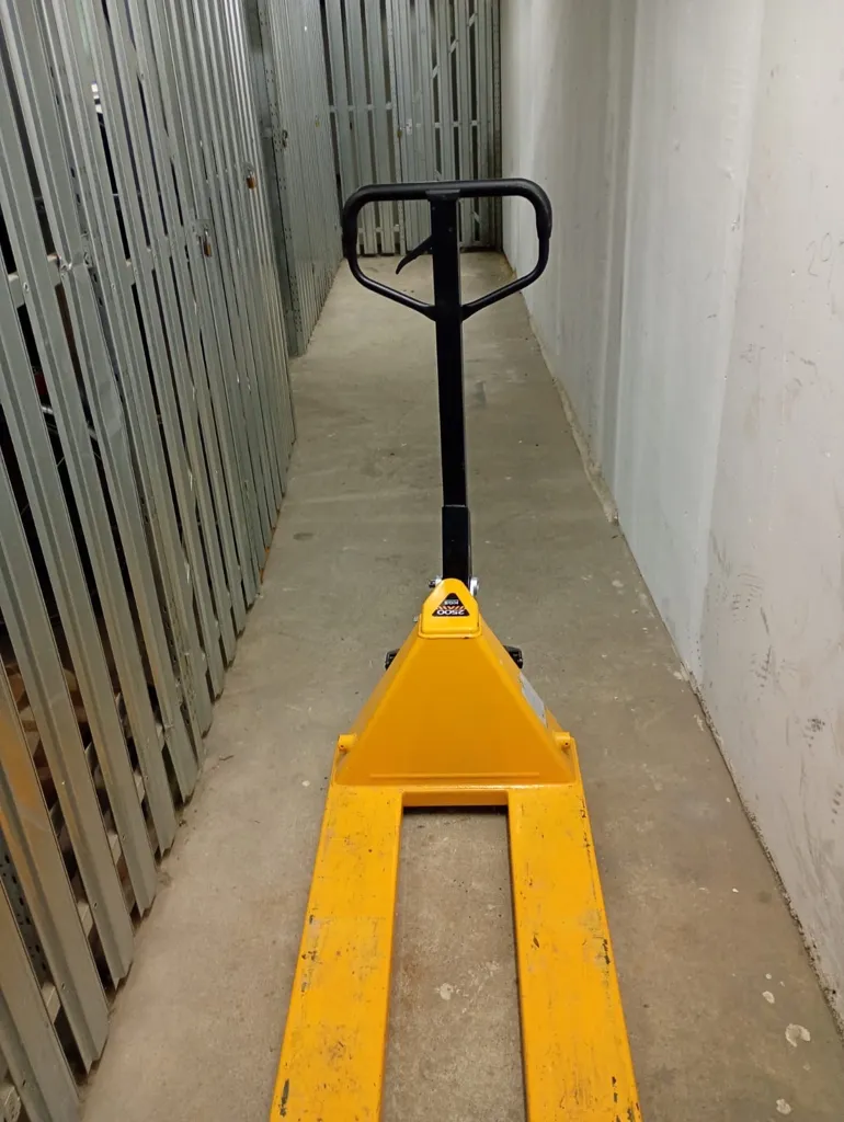Robuster Hubwagen (2500 kg) zum Leihen – Bild 2