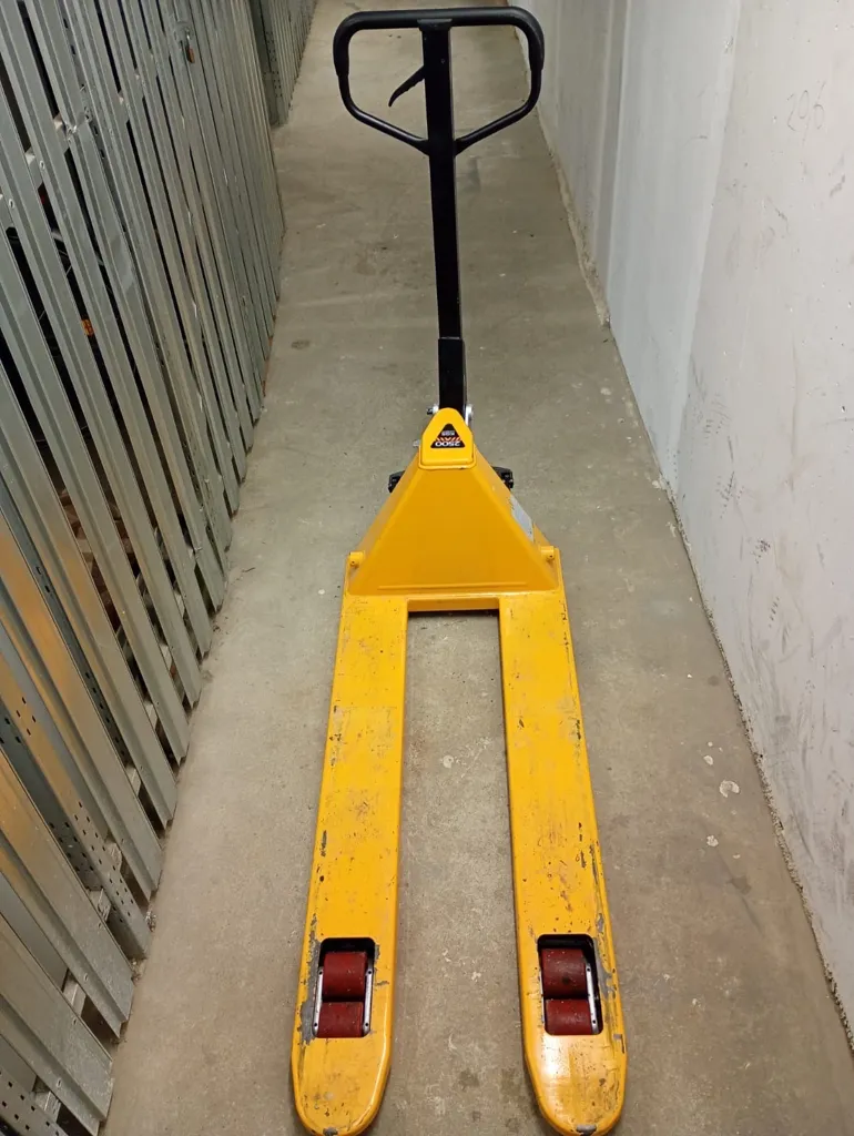 Robuster Hubwagen (2500 kg) zum Leihen – Bild 4
