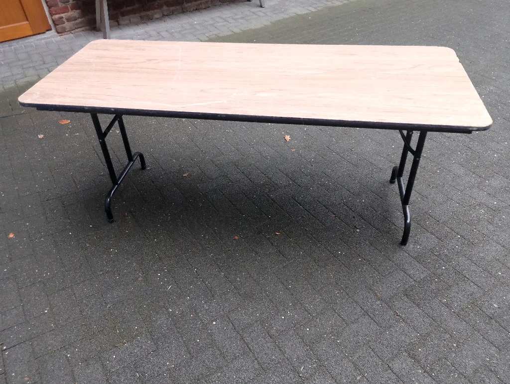Praktischer Klapptisch & Klappstühle Set