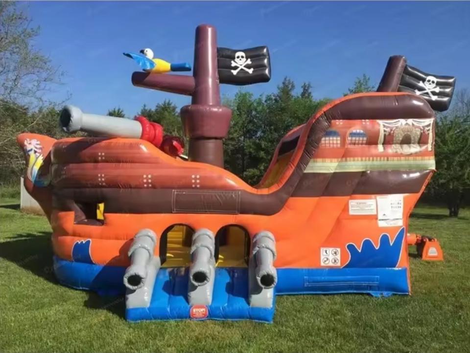 Hüpfburg Pirat