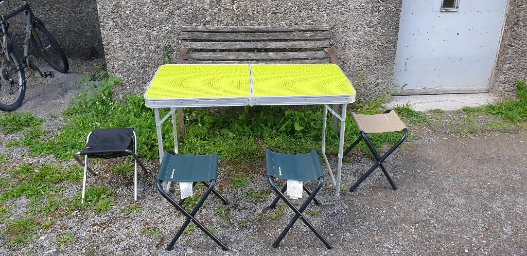 Campingtisch +4 Hocker